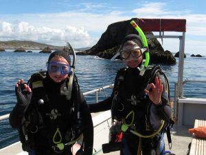 divers at kedge island